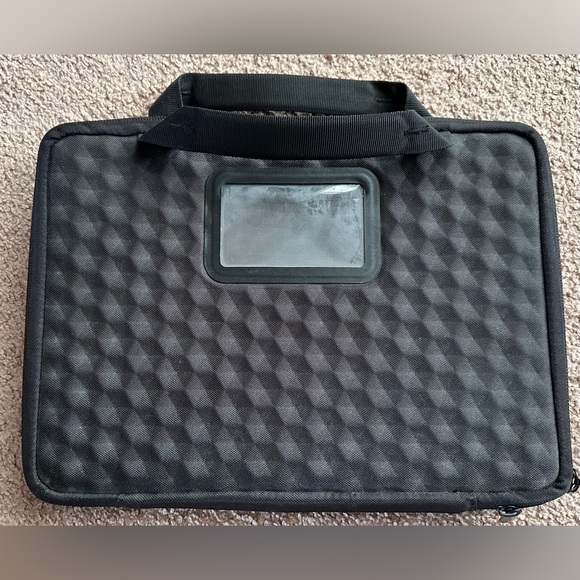 Belkin Air Black Protect Laptop Sleeve Case Protector - 11" Laptops Chromebooks - Picture 5 of 16